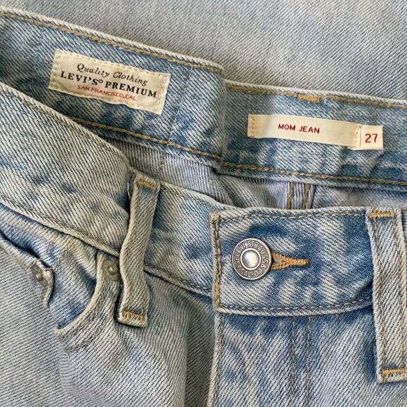 LEVI'S TAPERED HIGH WAISTED MOM JEANS - Picture 10 of 10
